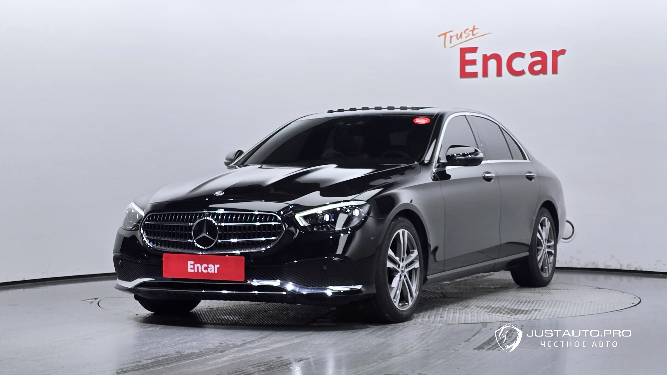 Автомобиль Mercedes-Benz E-Class