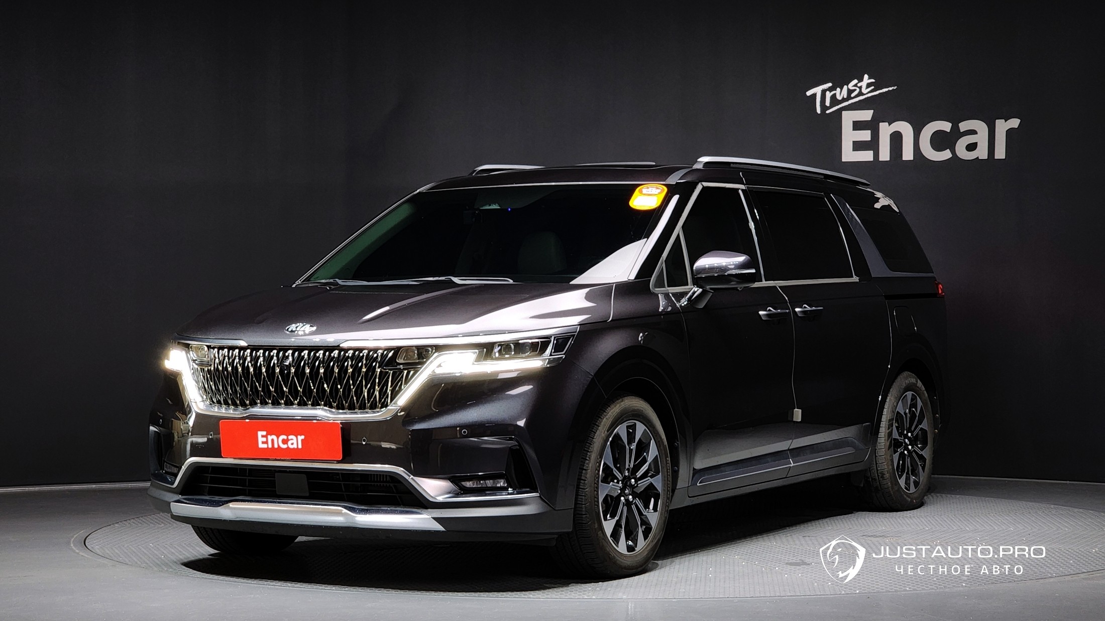 Автомобиль Kia Canival