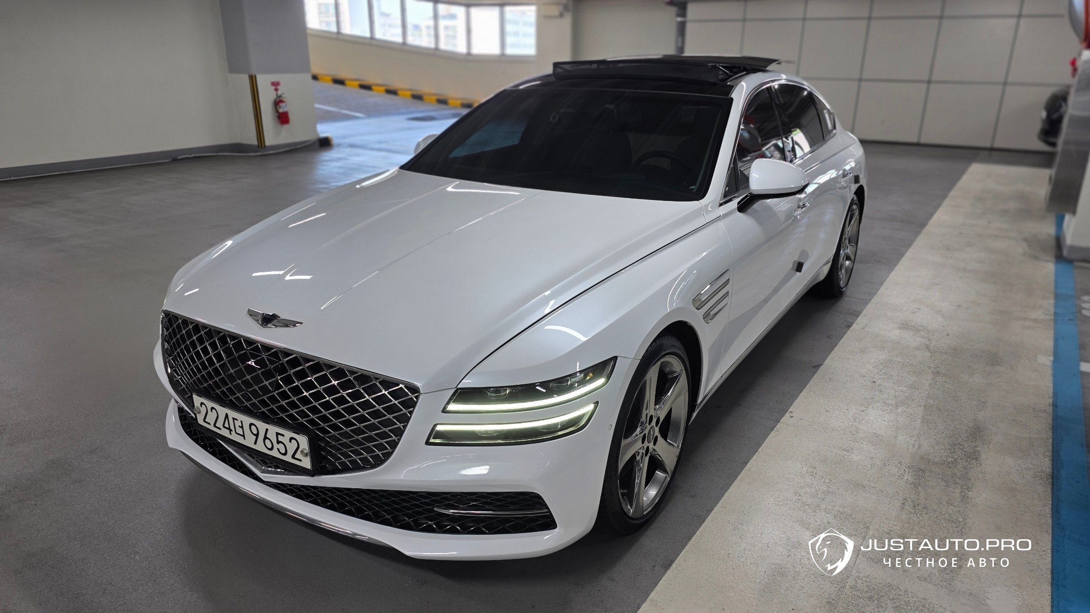 Автомобиль Genesis G80