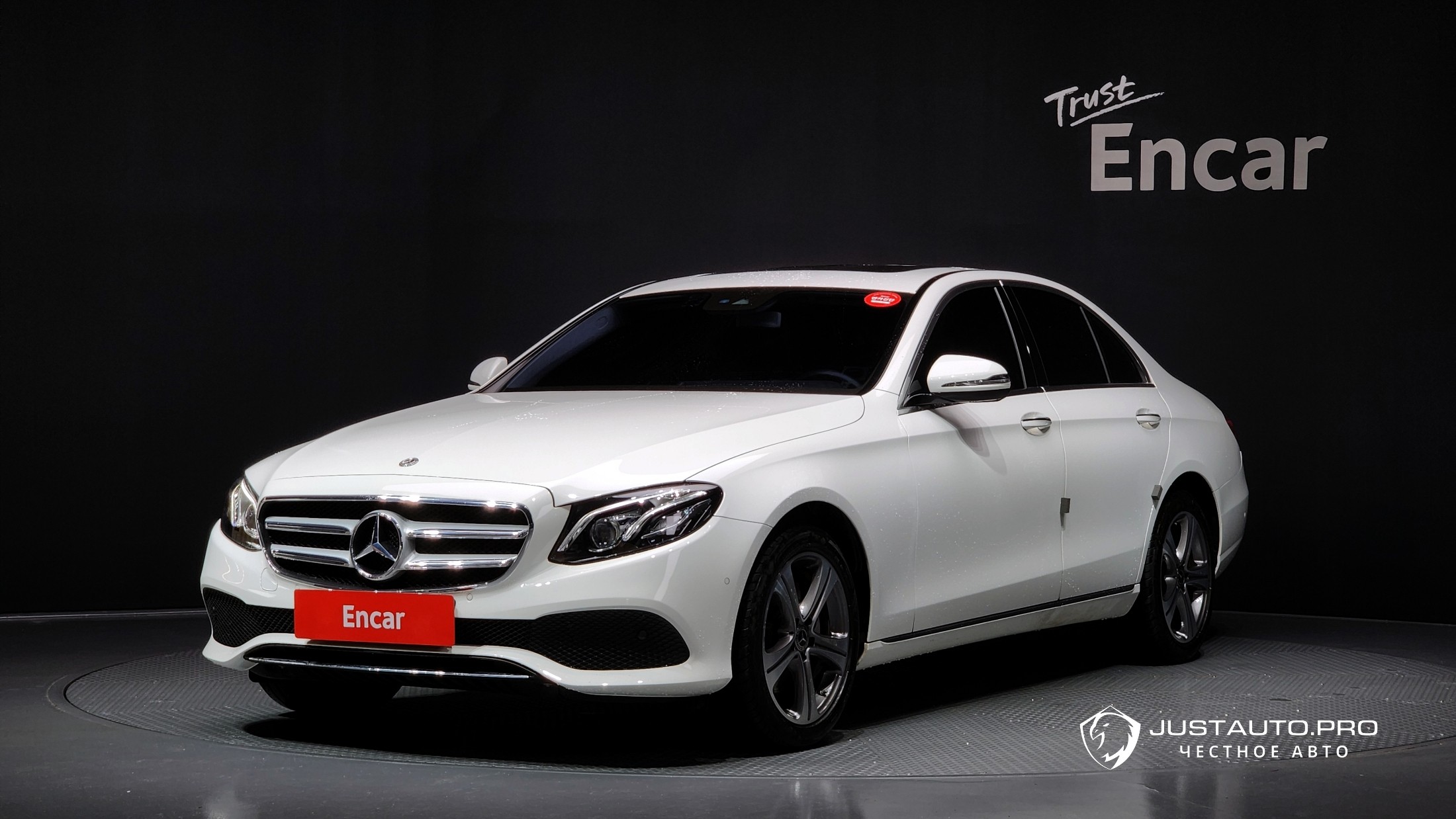Автомобиль Mercedes-Benz E-Class