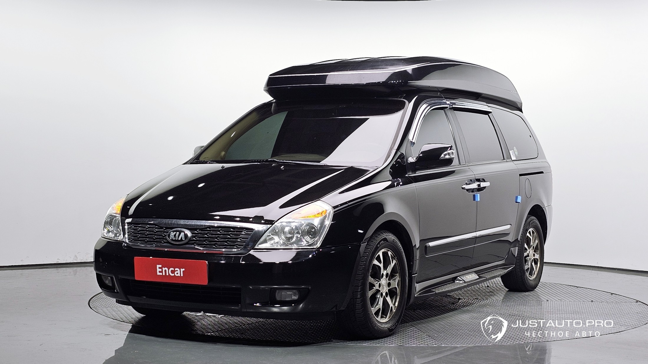 Автомобиль Kia Canival