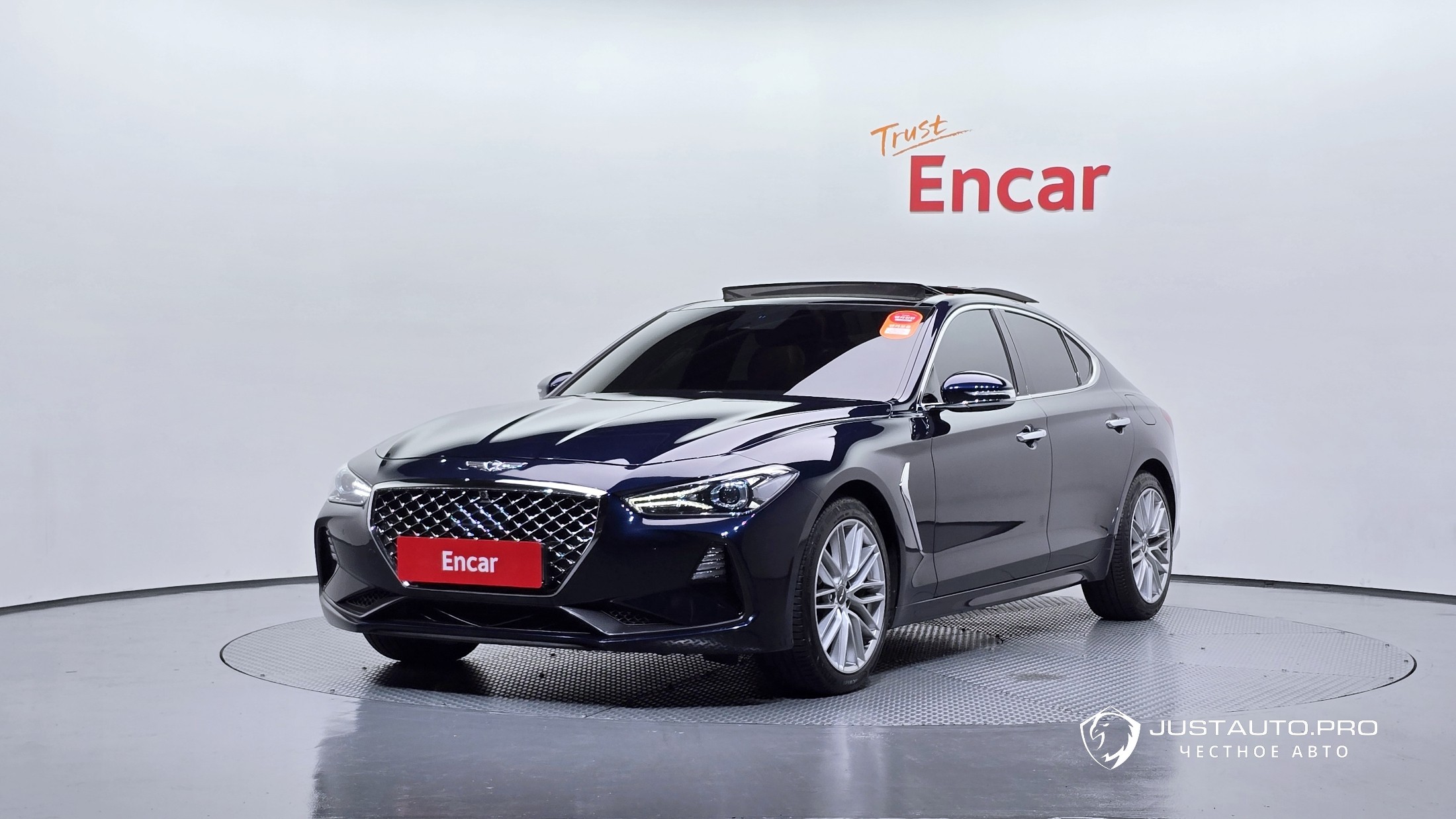 Автомобиль Genesis G70