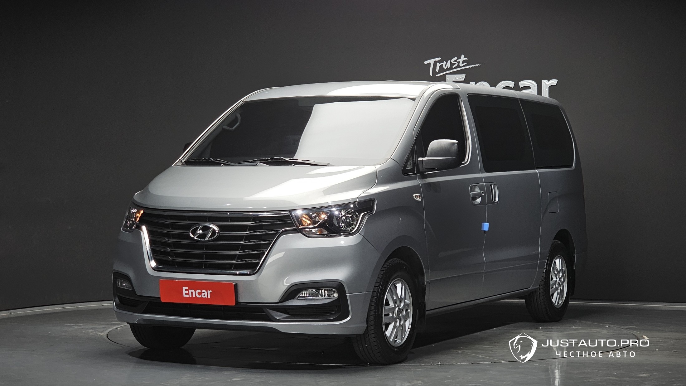 Автомобиль Hyundai Starex