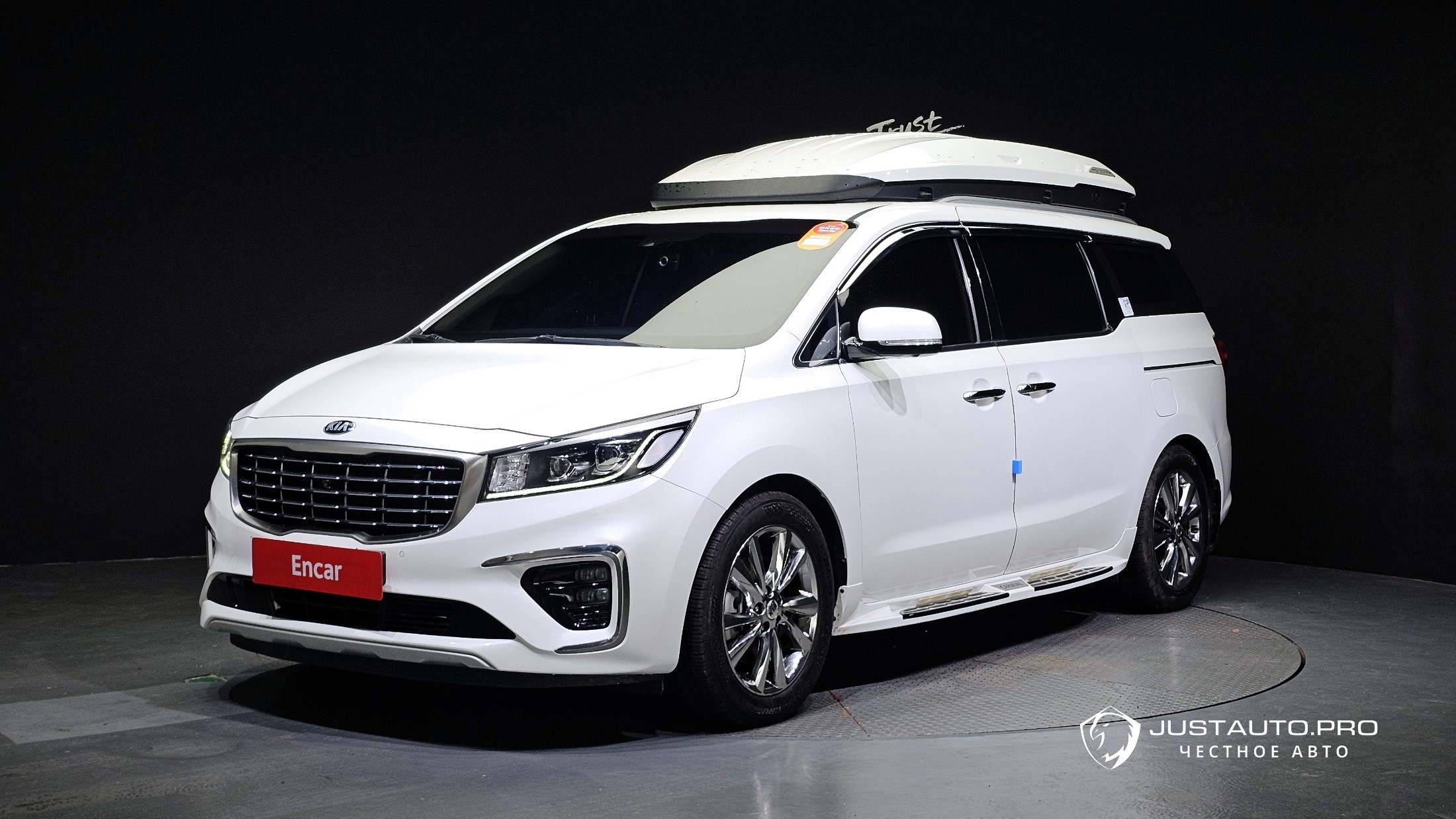 Автомобиль Kia Canival