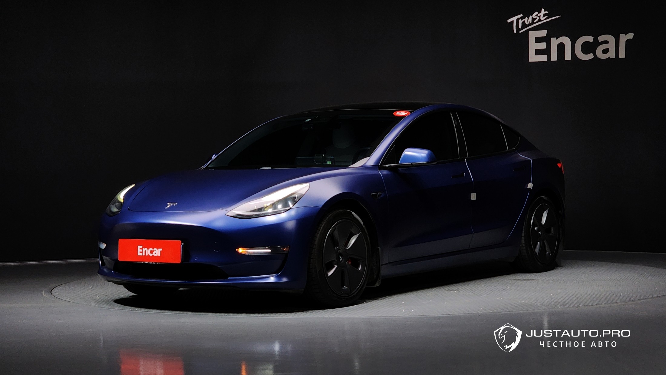 Автомобиль Tesla Model 3