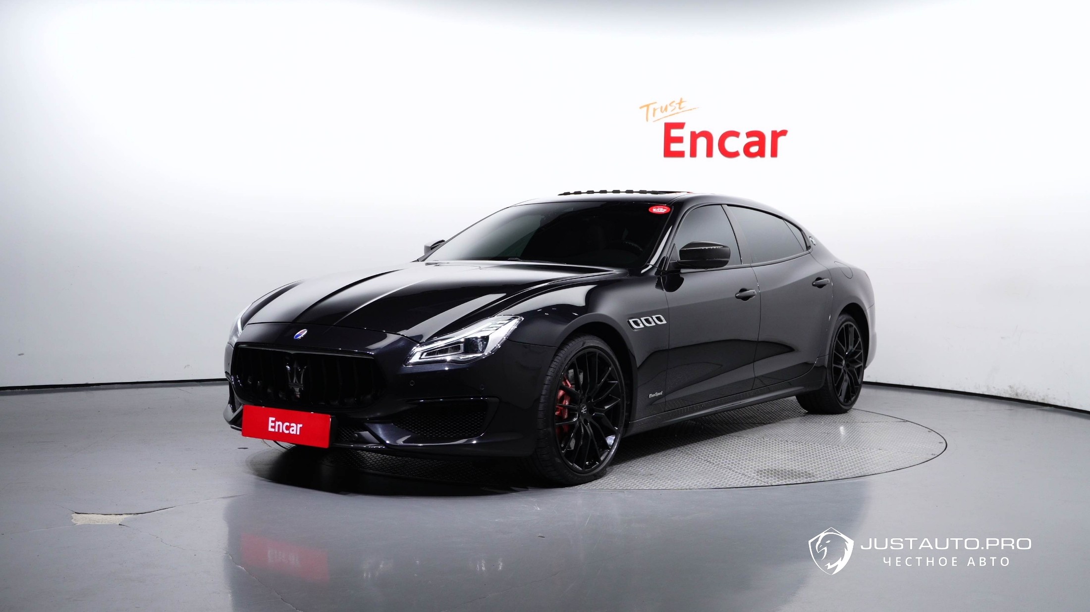 Автомобиль Maserati Quattroporte