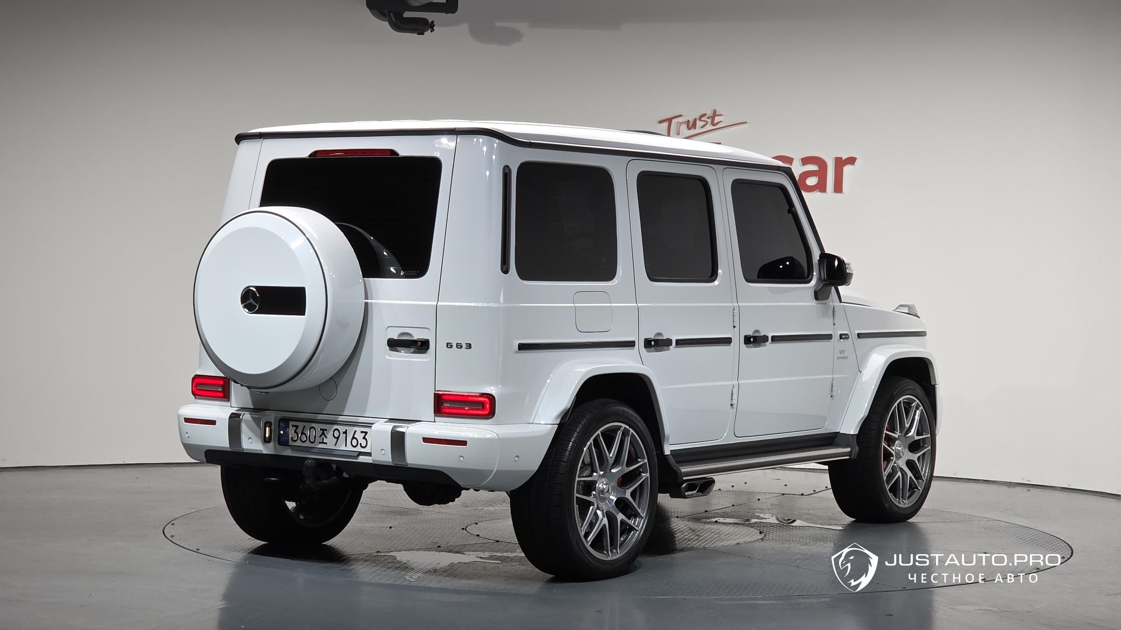 Автомобиль Mercedes-Benz G-Class