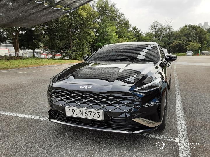 Автомобиль Kia K8