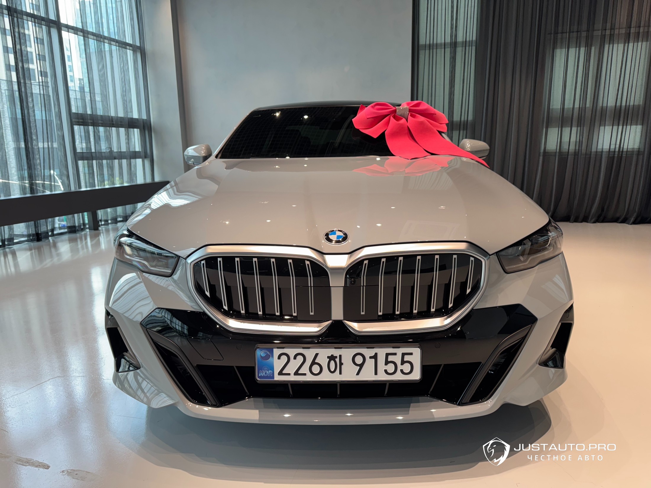 Автомобиль BMW 5-Series