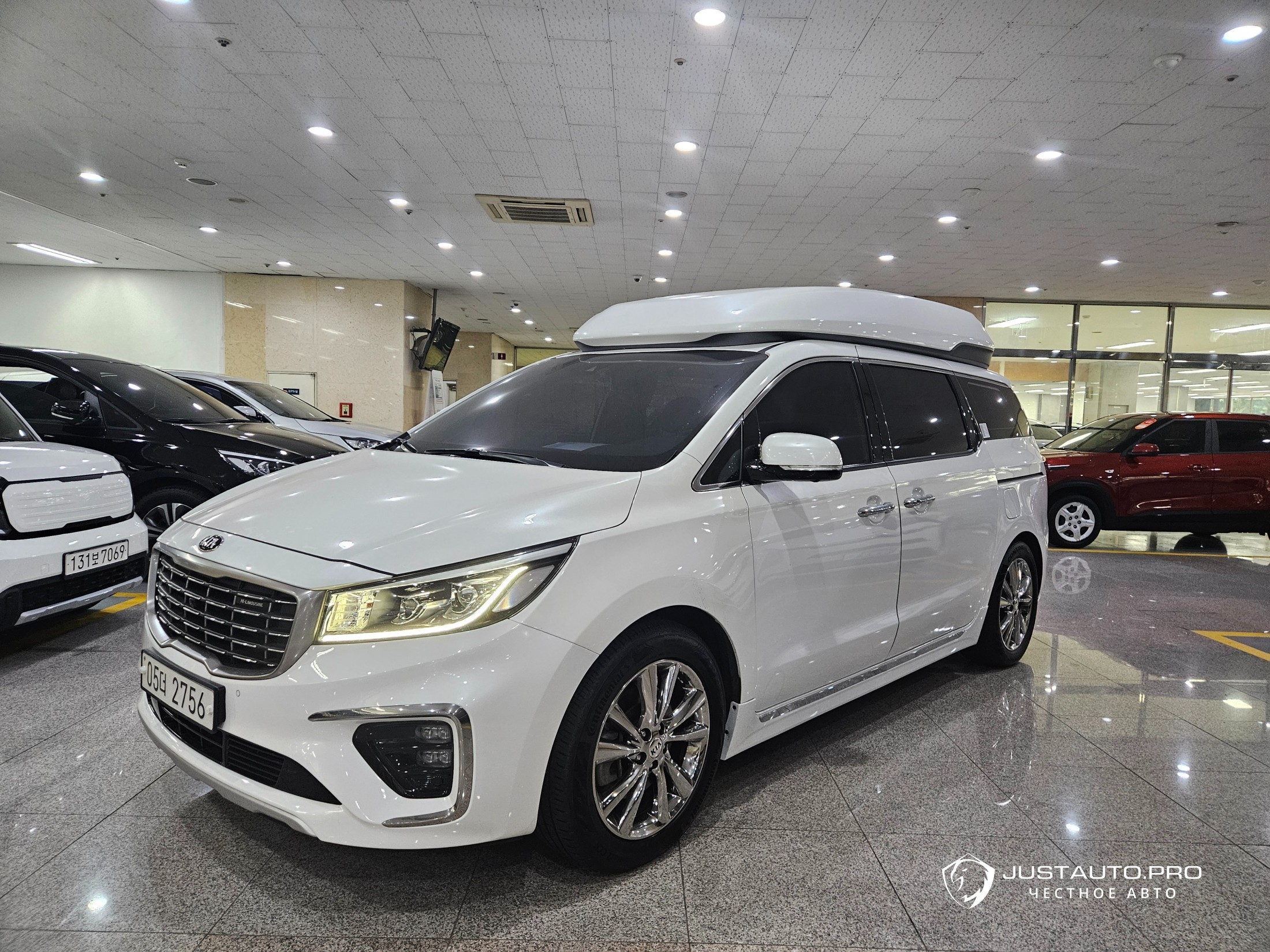 Автомобиль Kia Canival