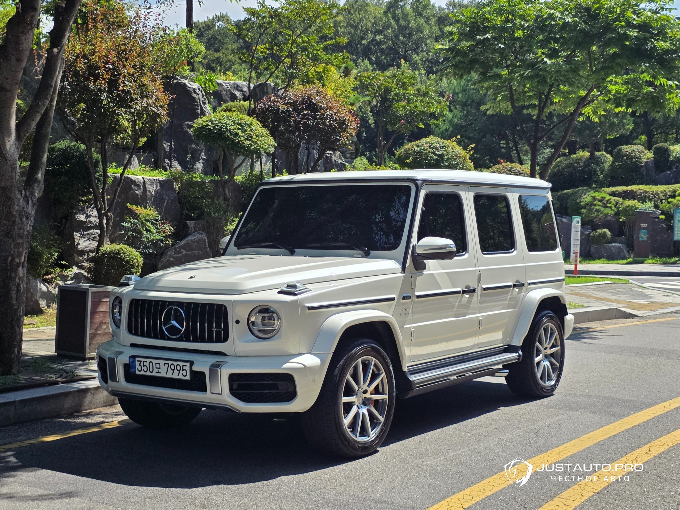 Автомобиль Mercedes-Benz G-Class