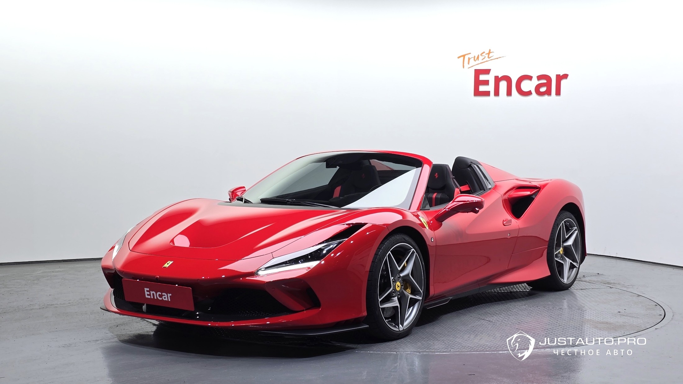 Автомобиль Ferrari F8