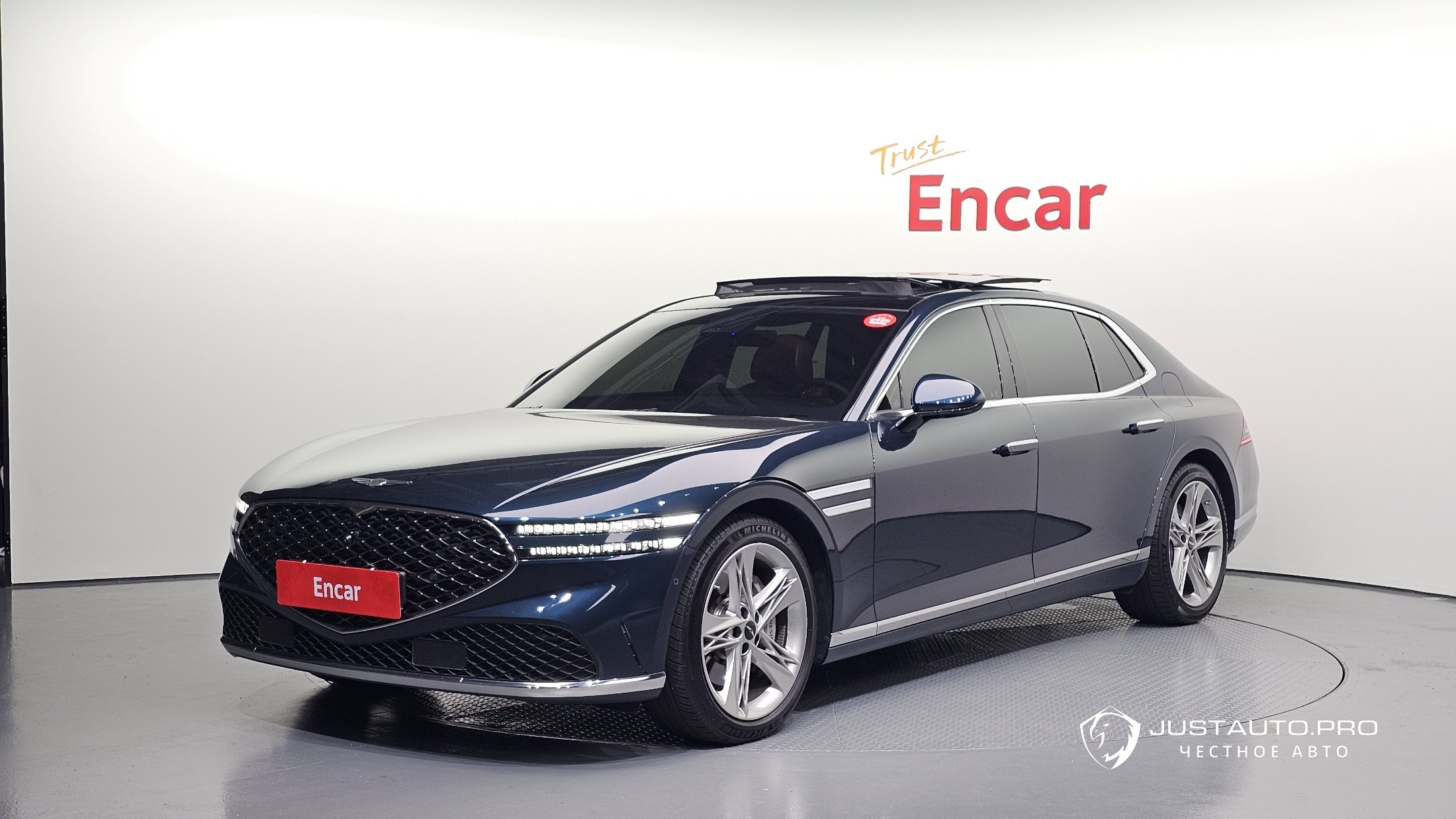 Автомобиль Genesis G90