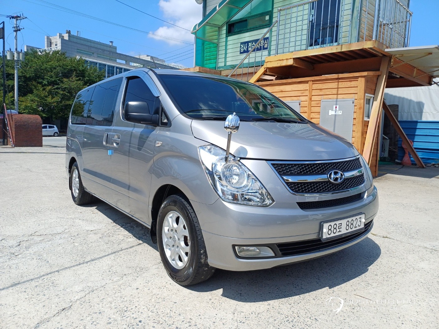 Автомобиль Hyundai Starex