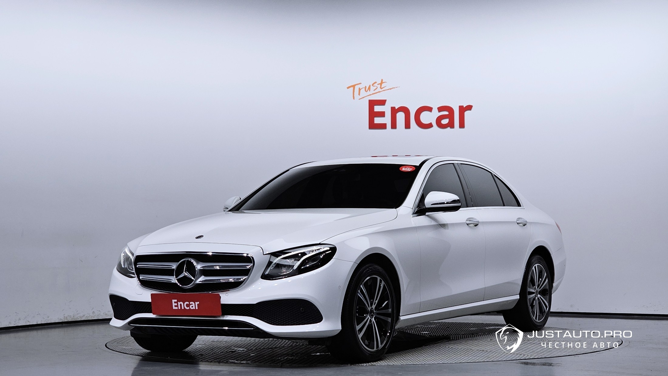 Автомобиль Mercedes-Benz E-Class