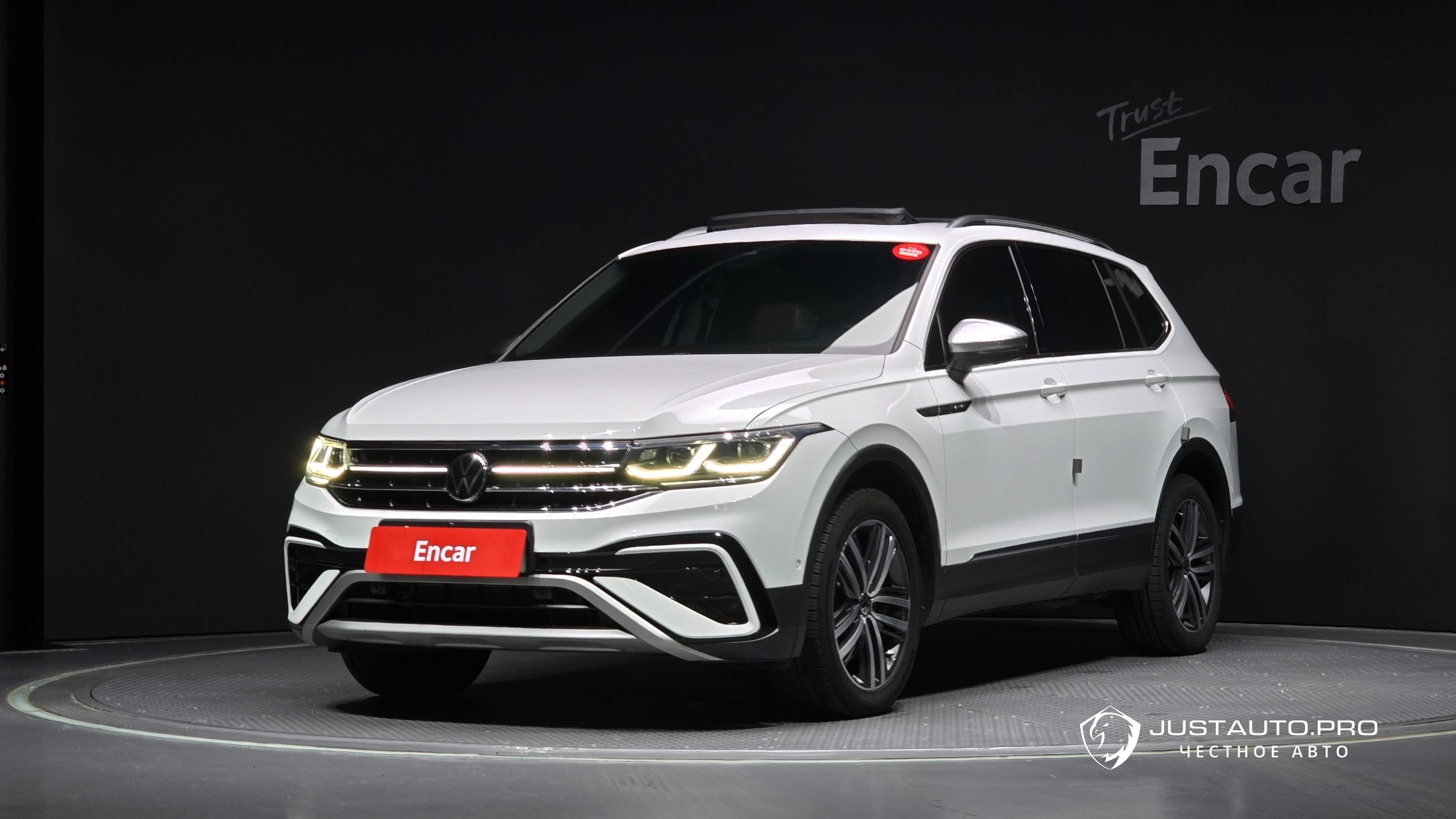 Автомобиль Volkswagen Tiguan