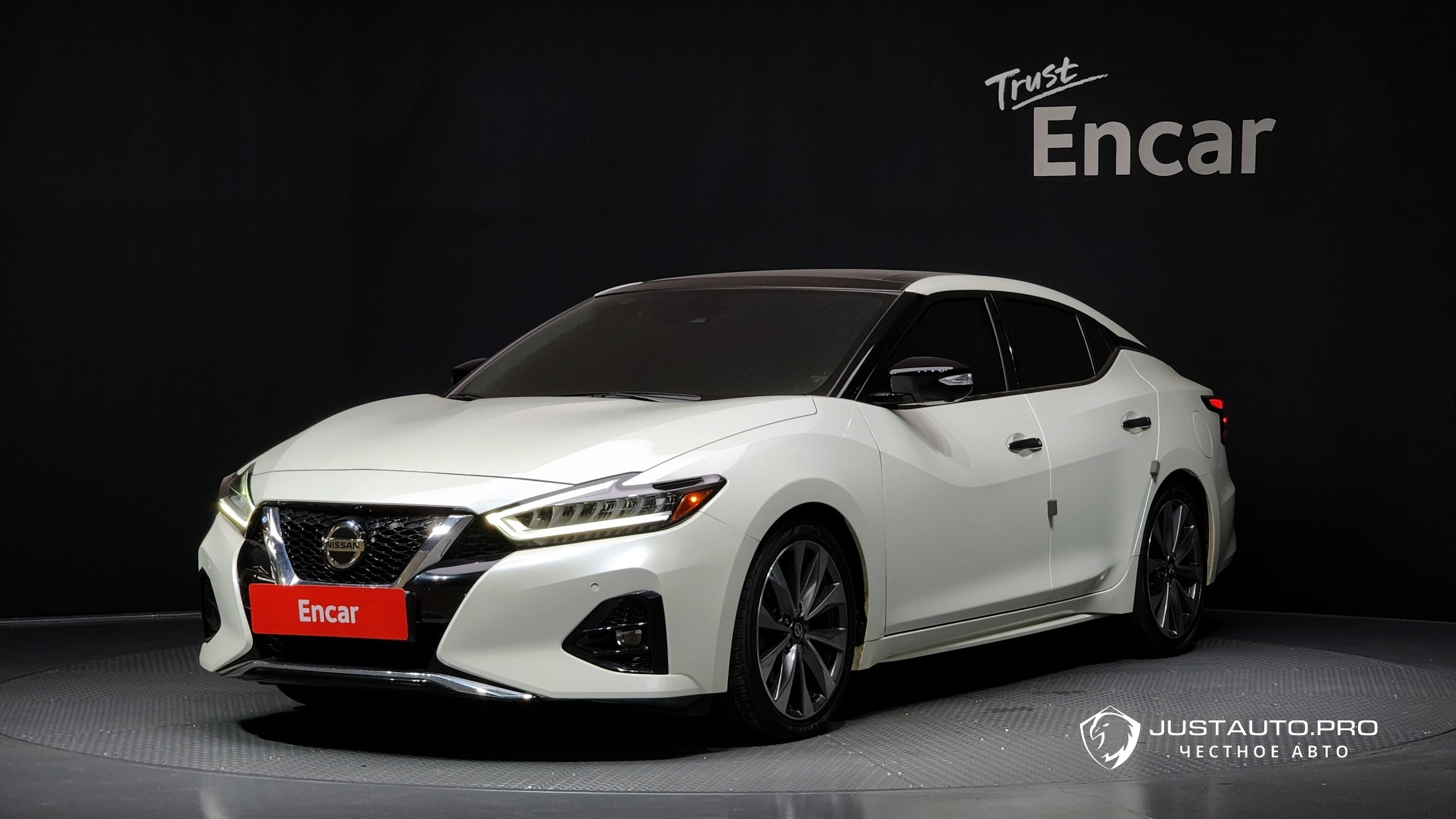 Автомобиль Nissan Maxima