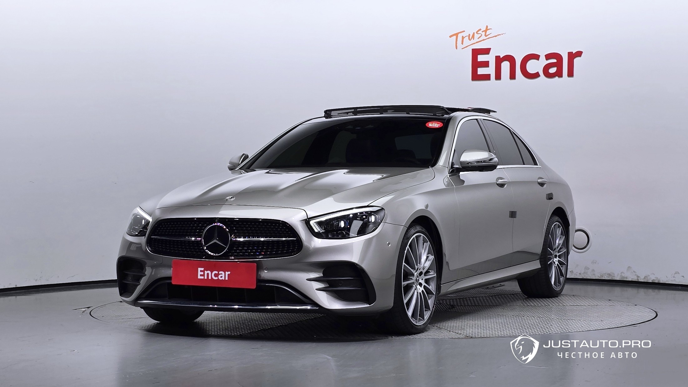 Автомобиль Mercedes-Benz E-Class