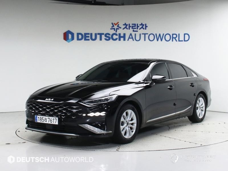 Автомобиль Kia K8