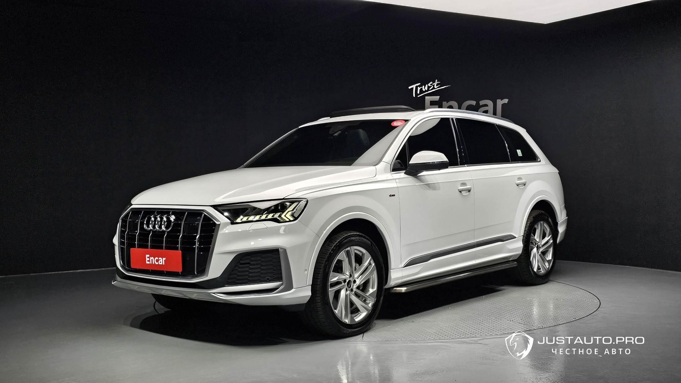 Автомобиль Audi Q7