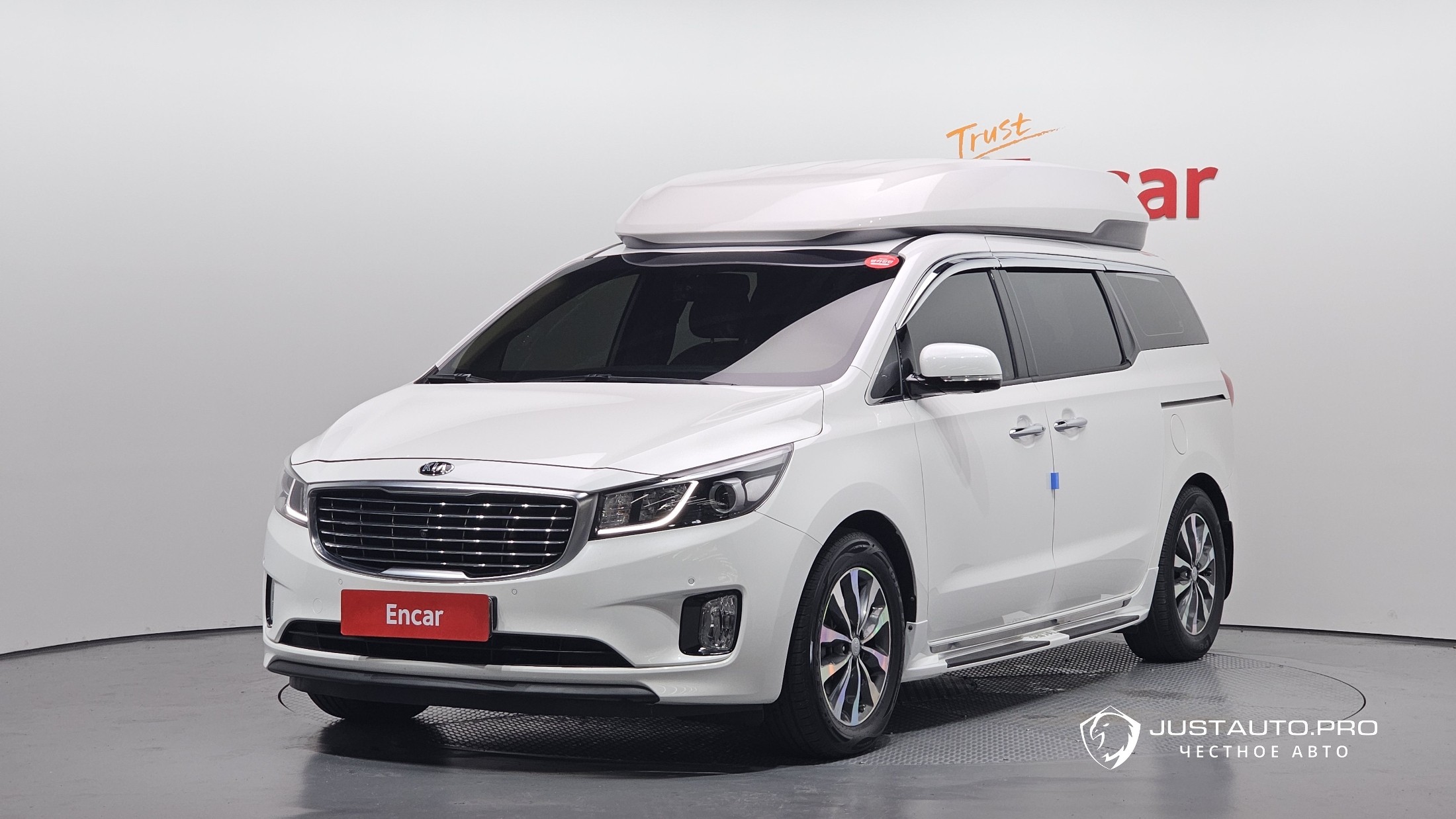 Автомобиль Kia Canival