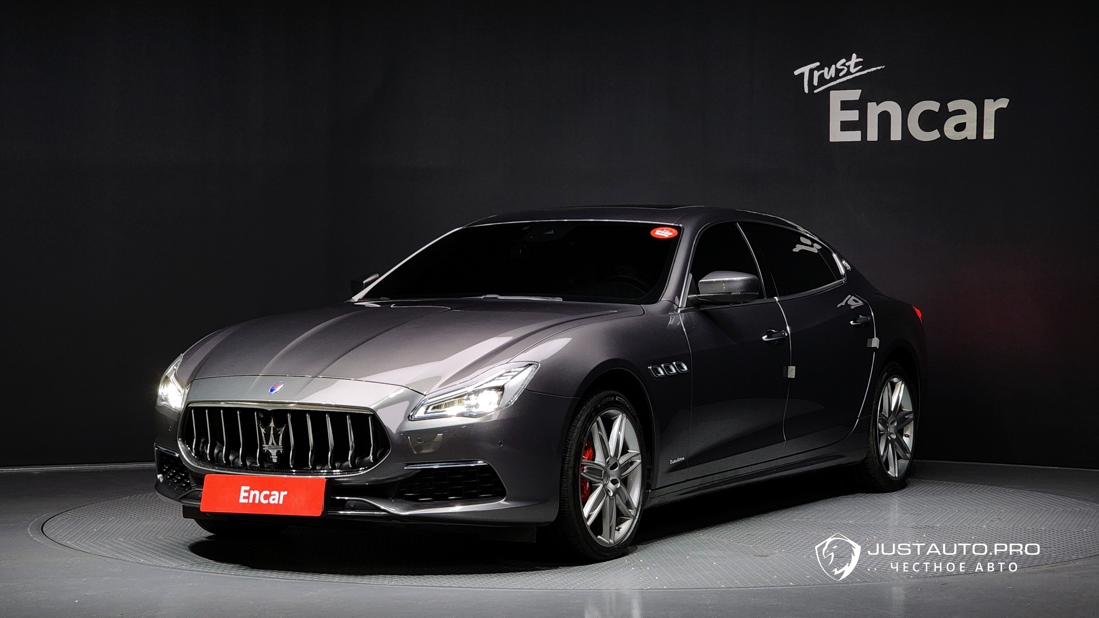 Автомобиль Maserati Quattroporte