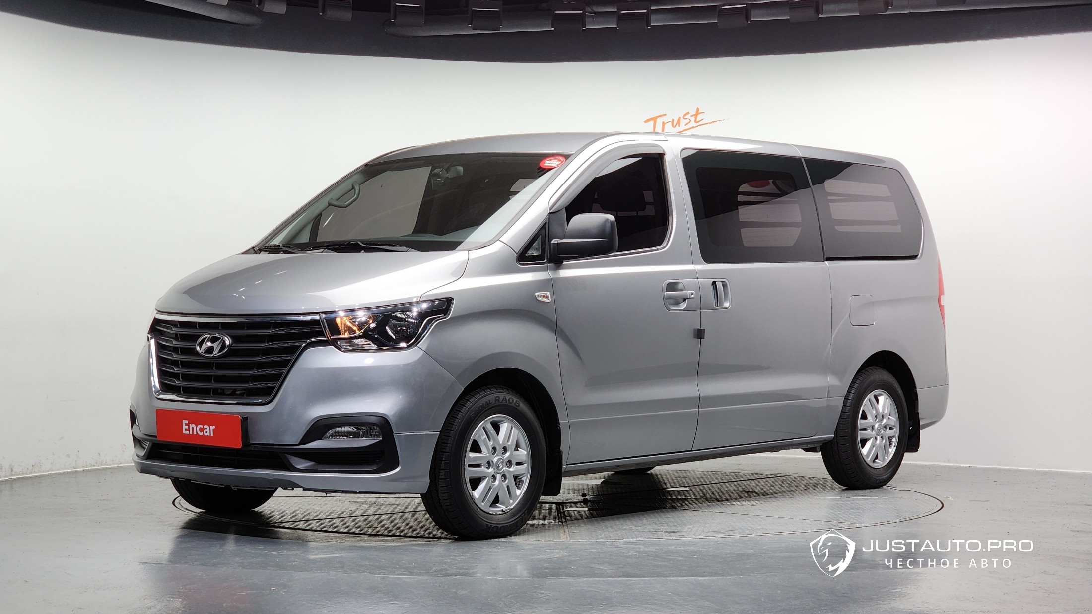 Автомобиль Hyundai Starex