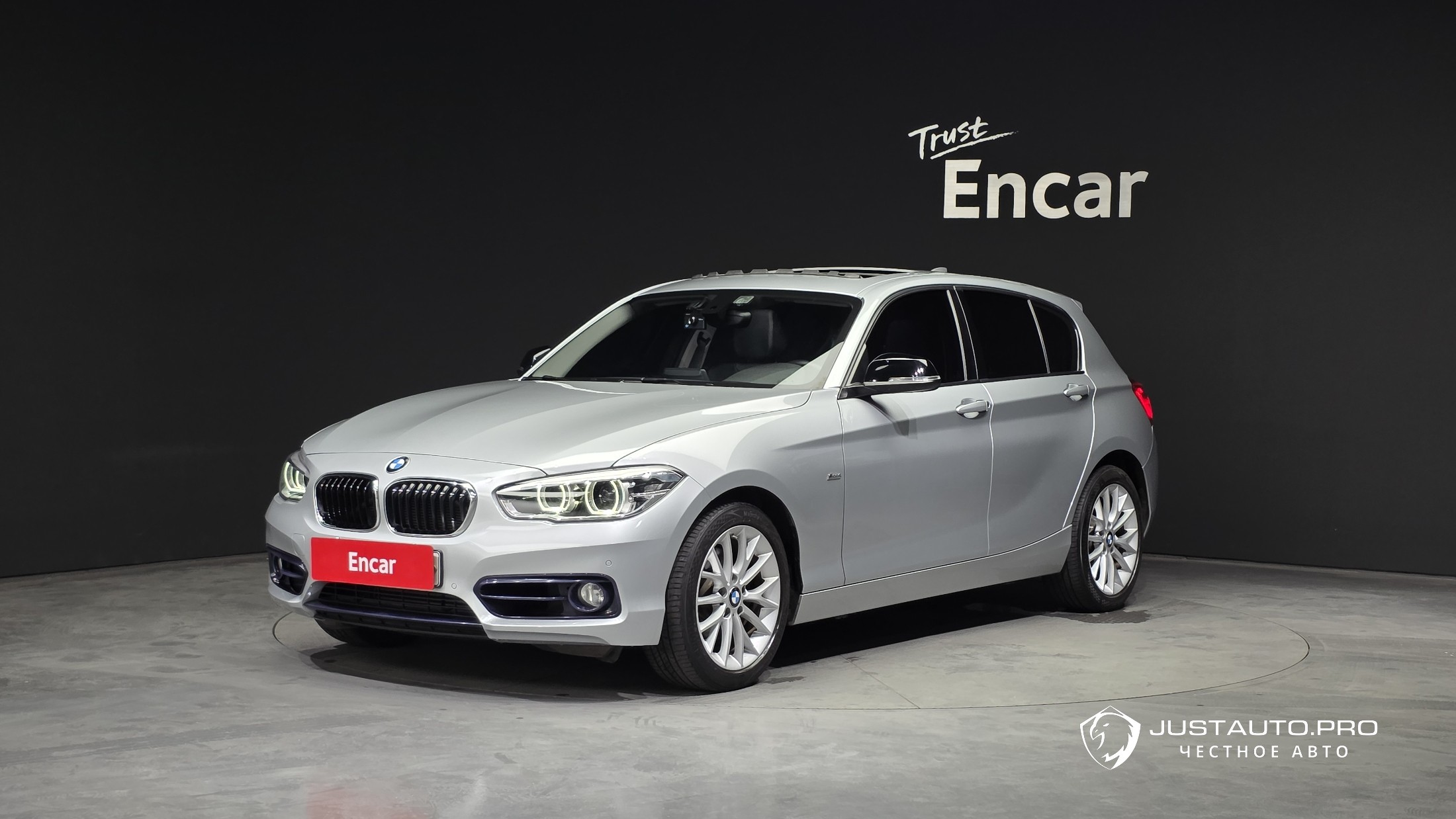 Автомобиль BMW 1-Series
