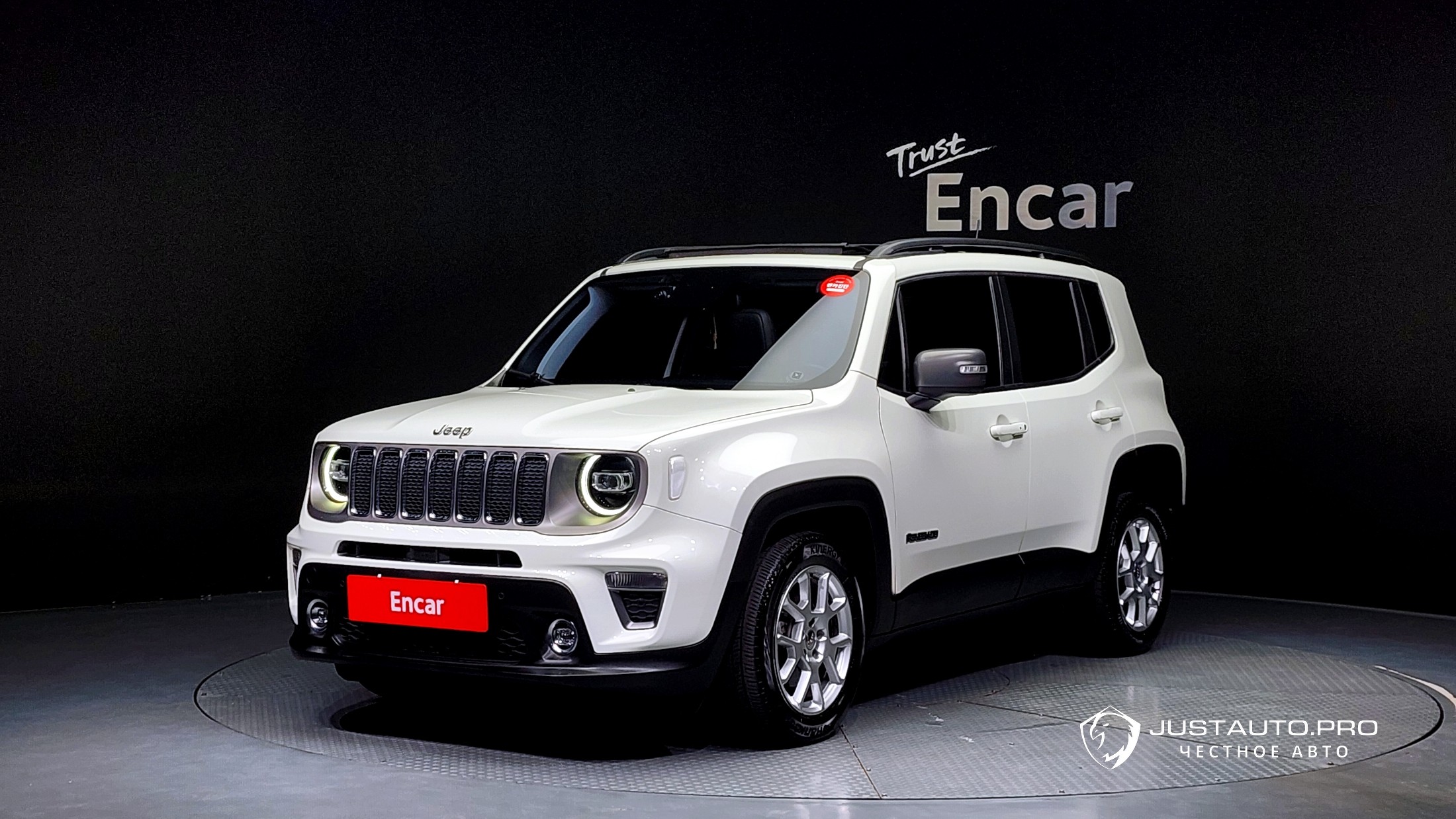 Автомобиль Jeep Renegade