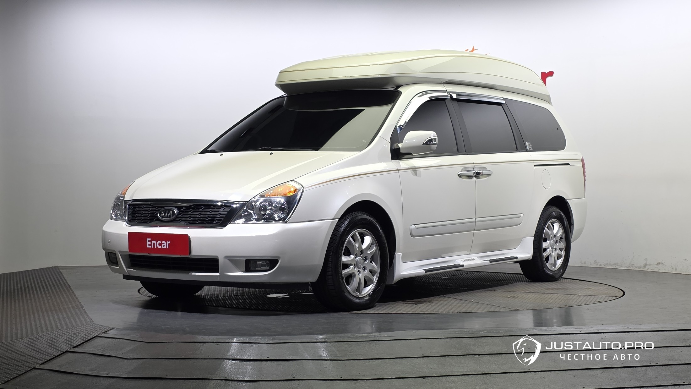 Автомобиль Kia Canival
