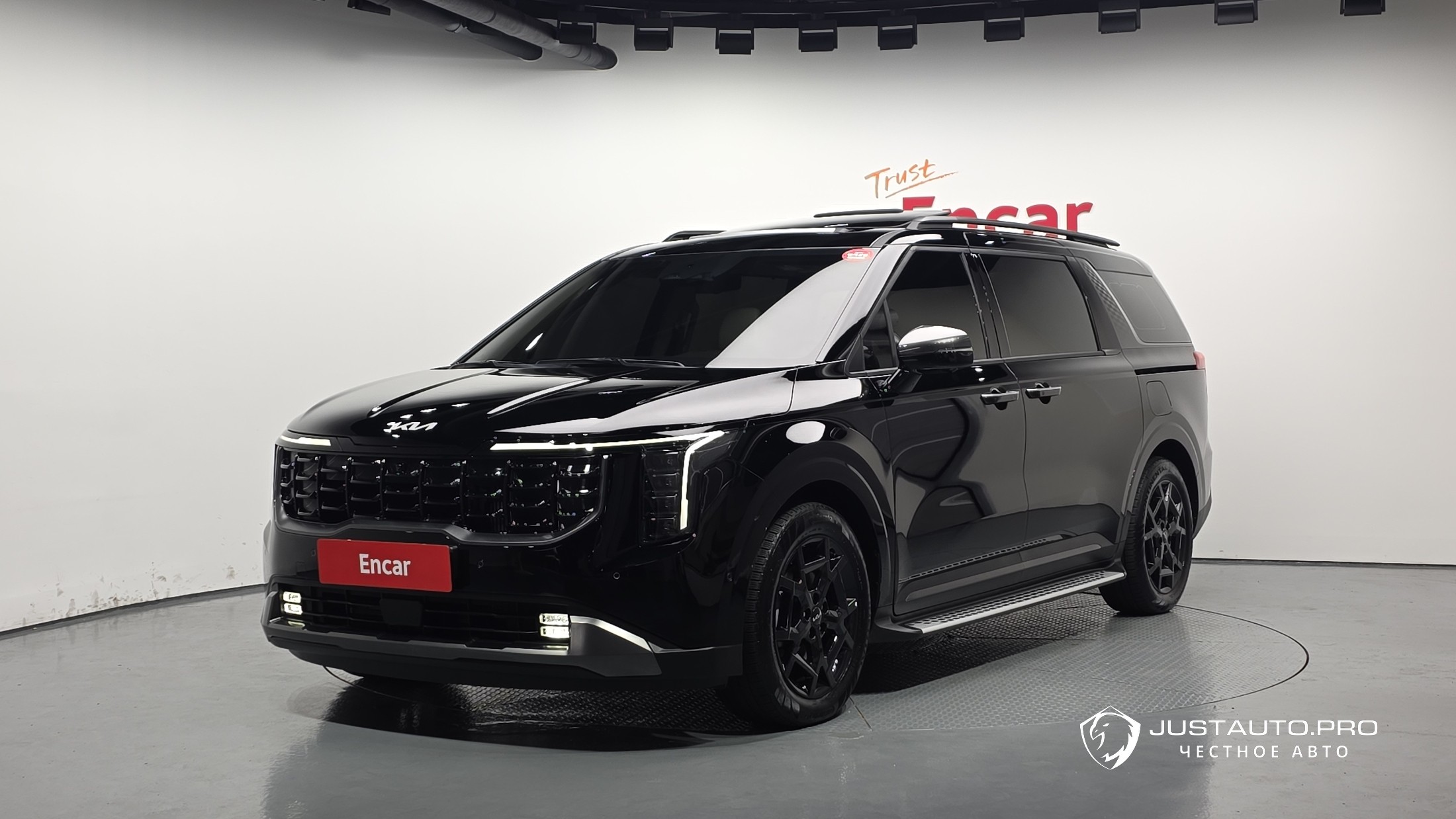 Автомобиль Kia Canival