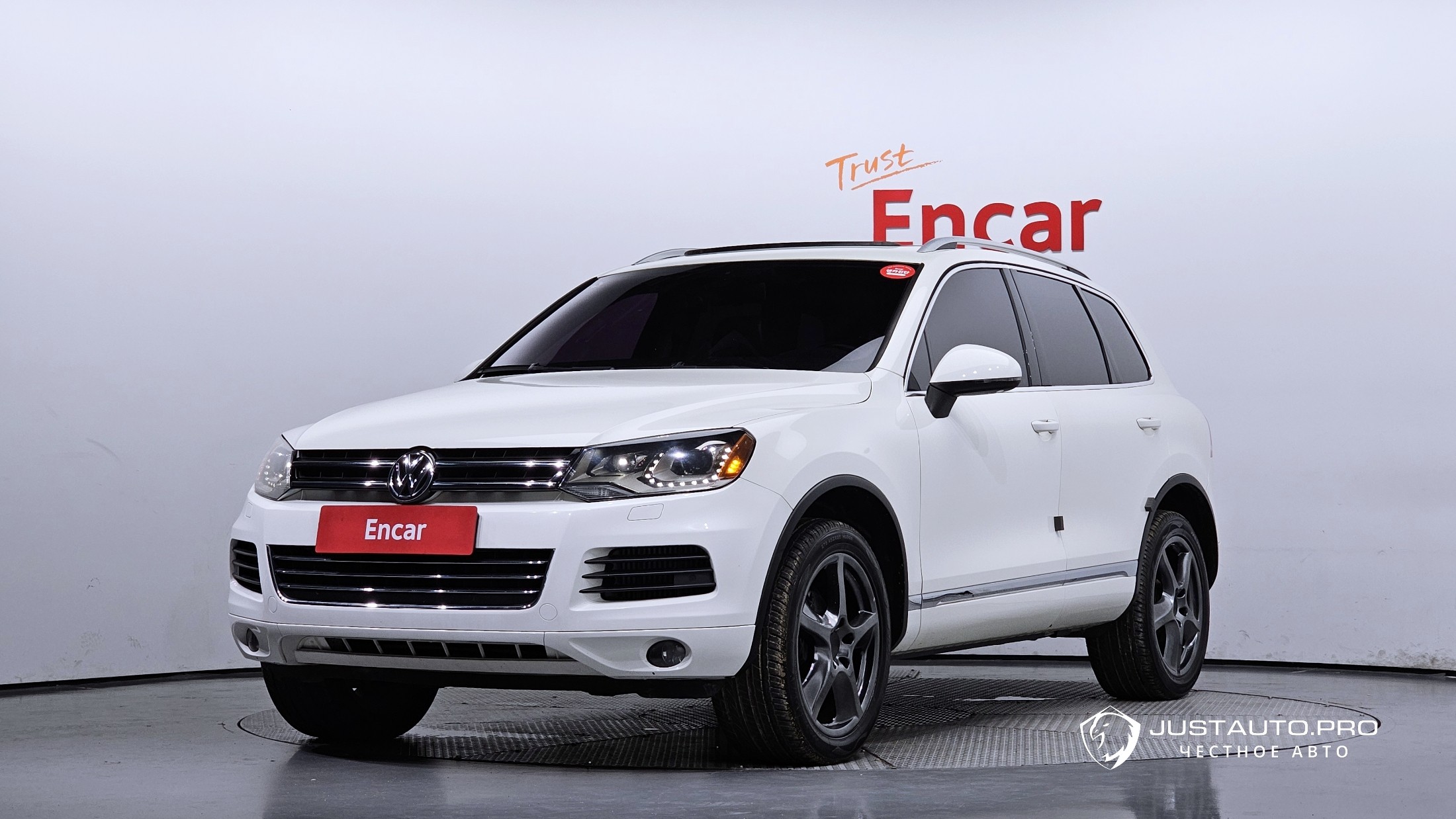 Автомобиль Volkswagen Touareg