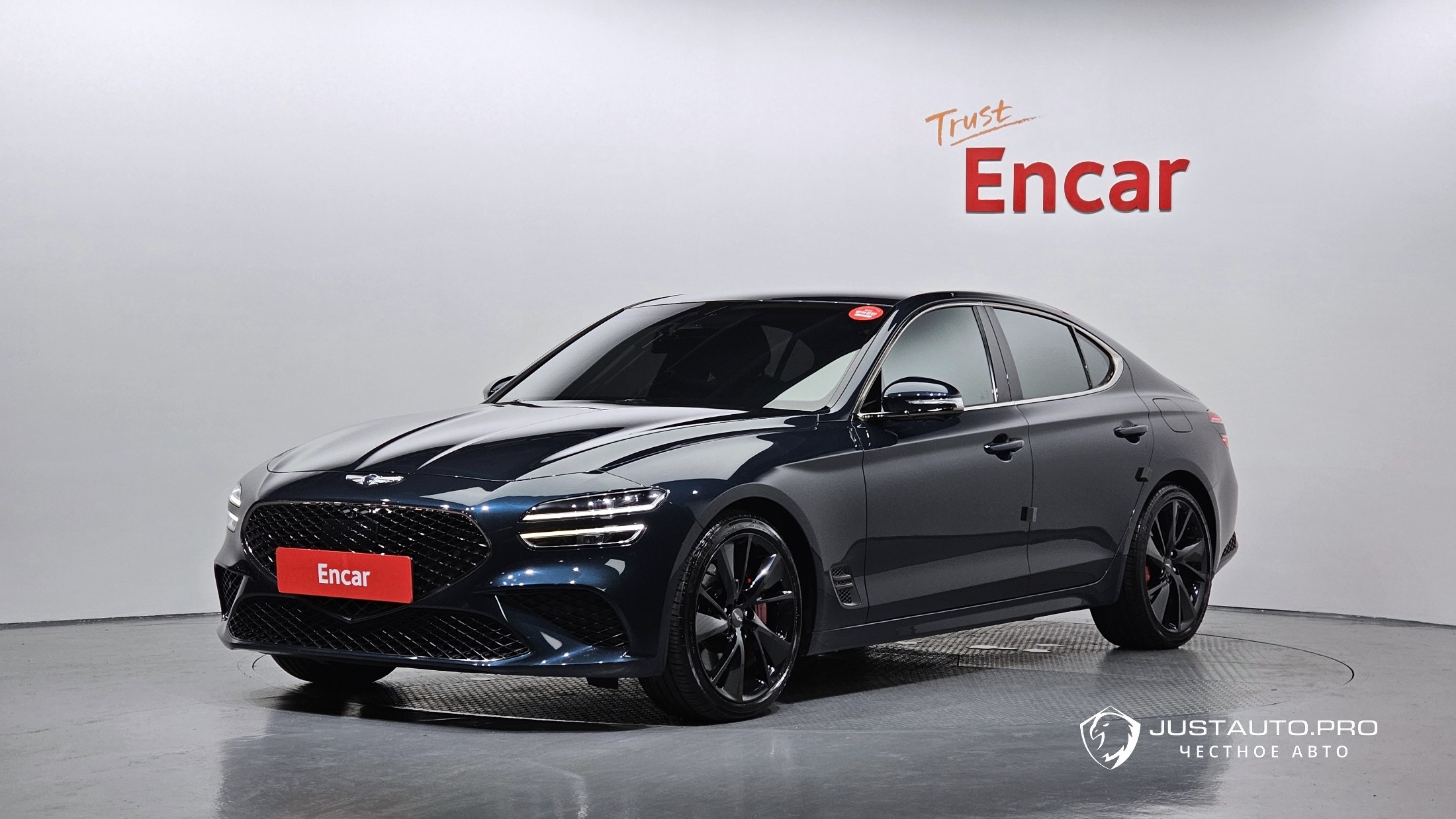 Автомобиль Genesis G70