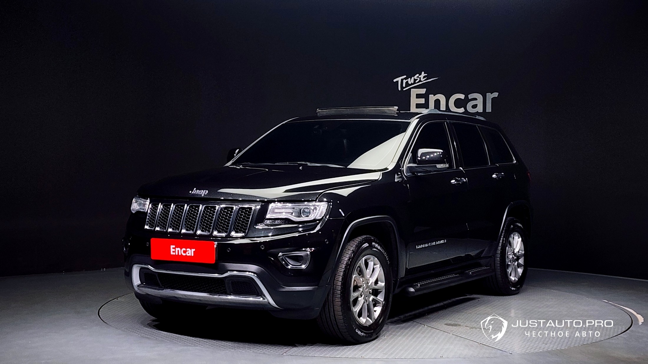 Автомобиль Jeep Cherokee