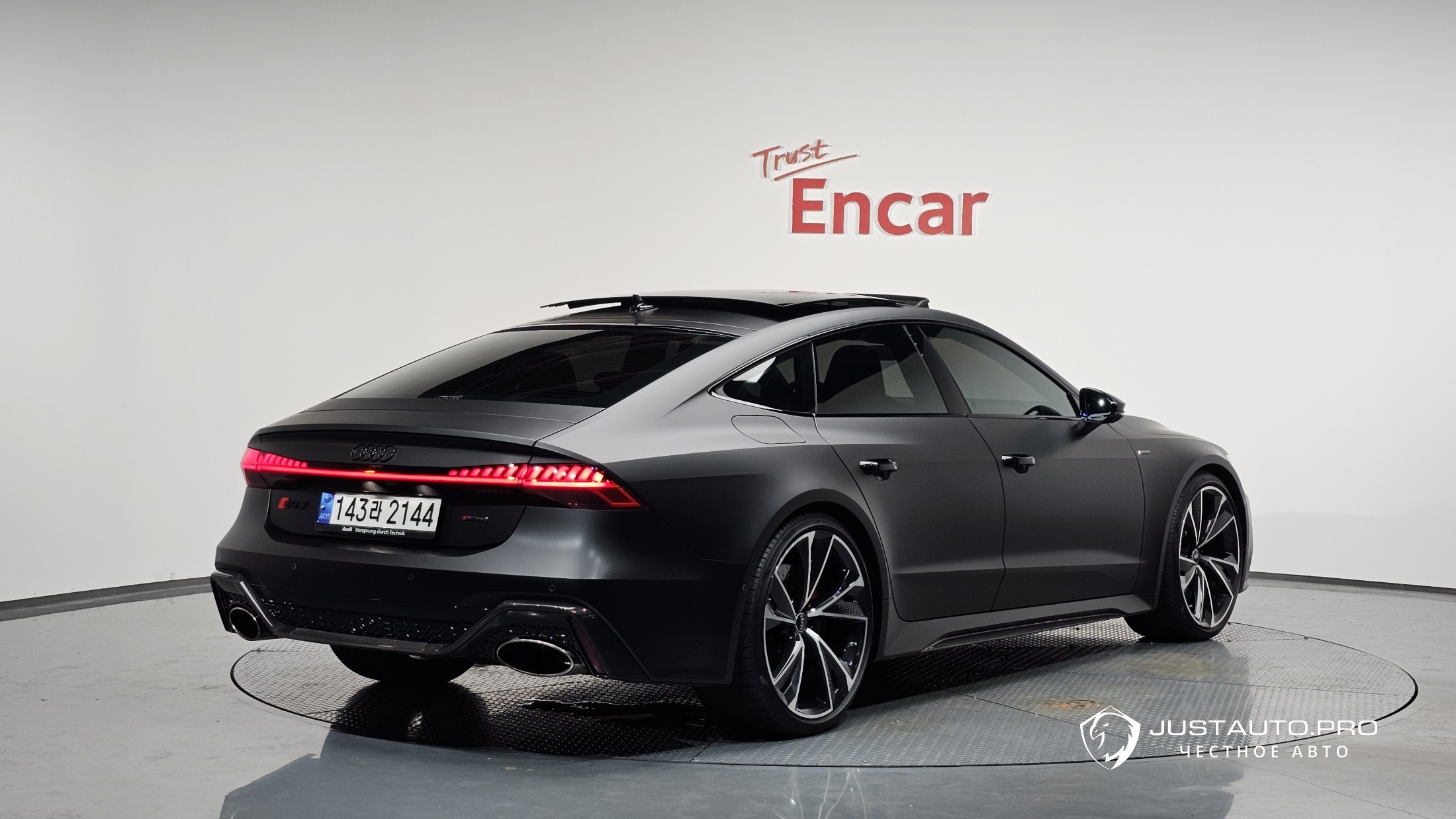 Автомобиль Audi RS7