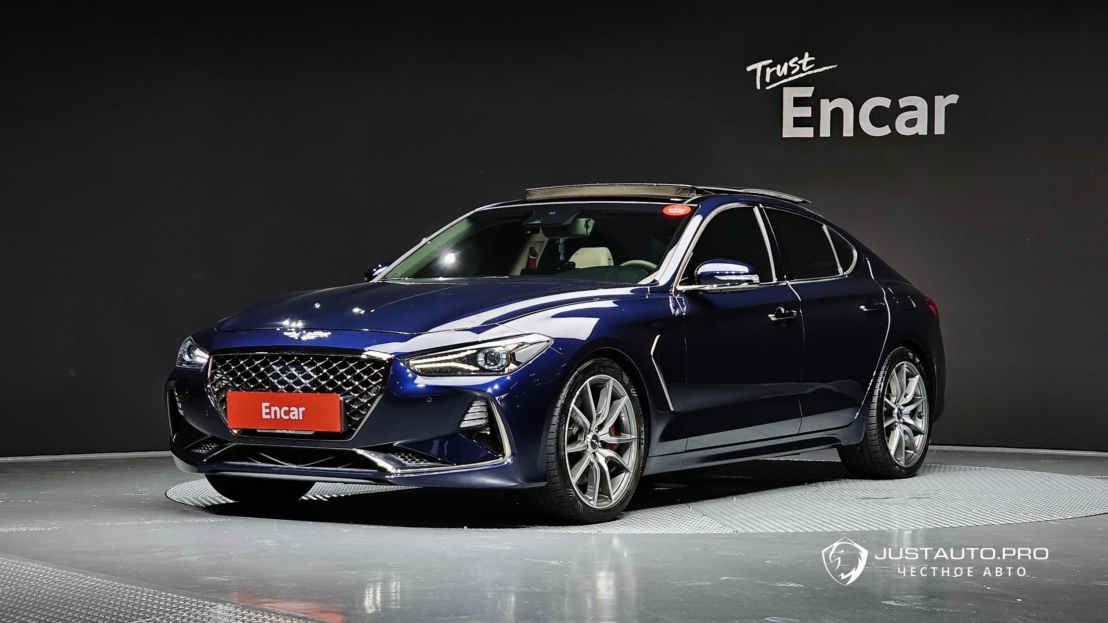 Автомобиль Genesis G70