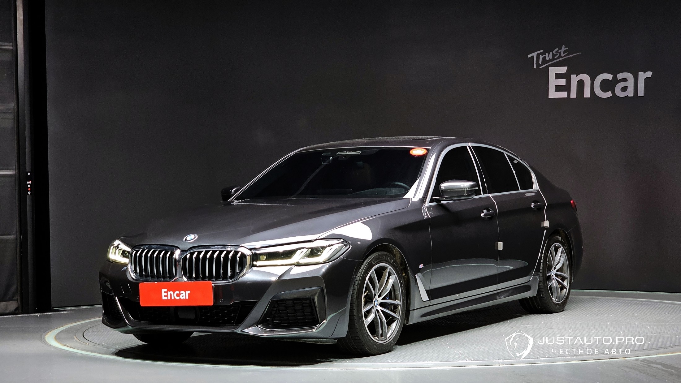 Автомобиль BMW 5-Series