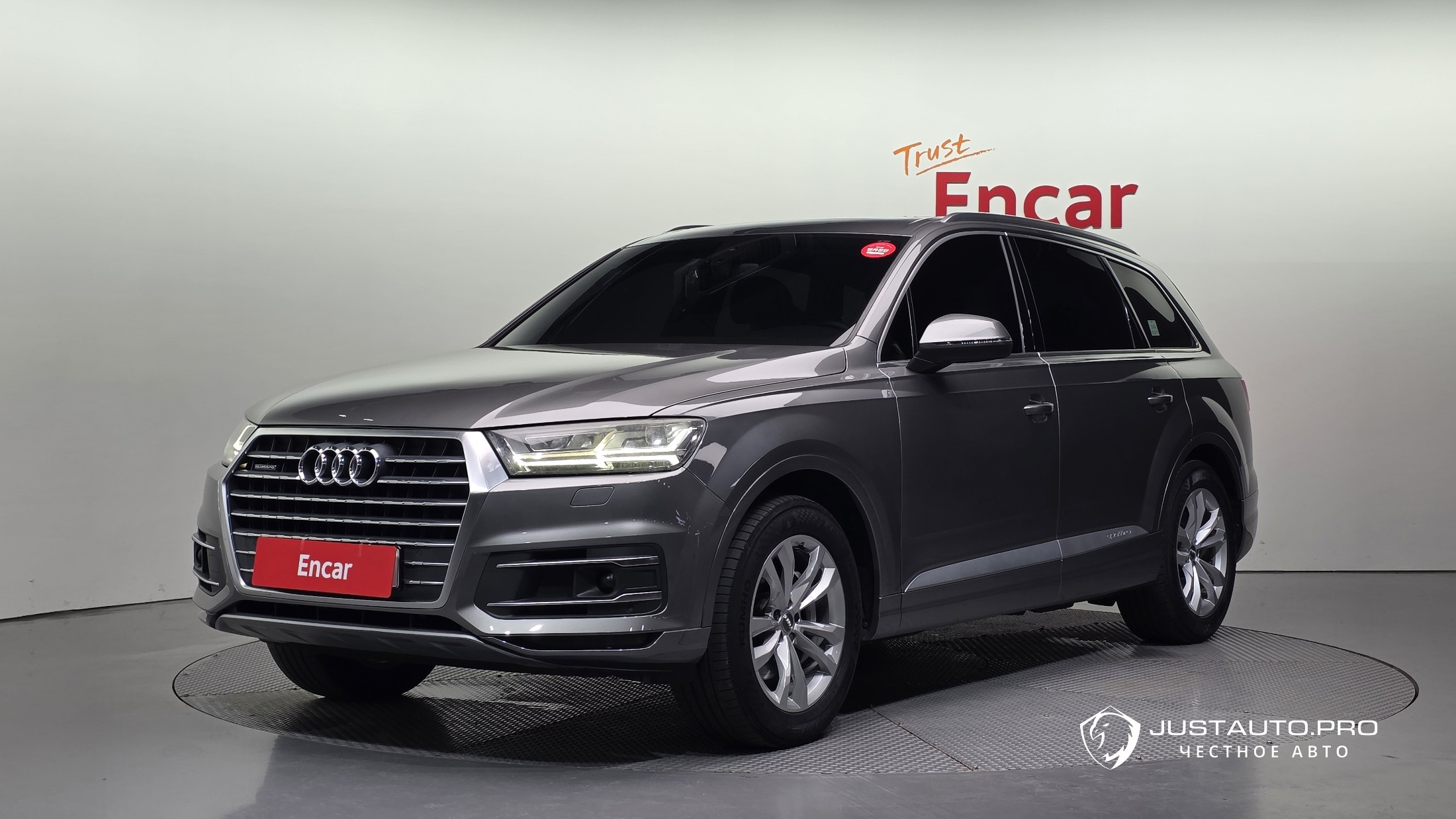 Автомобиль Audi Q7