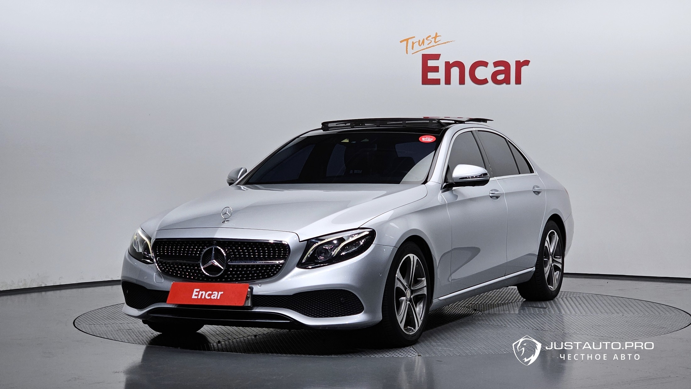 Автомобиль Mercedes-Benz E-Class