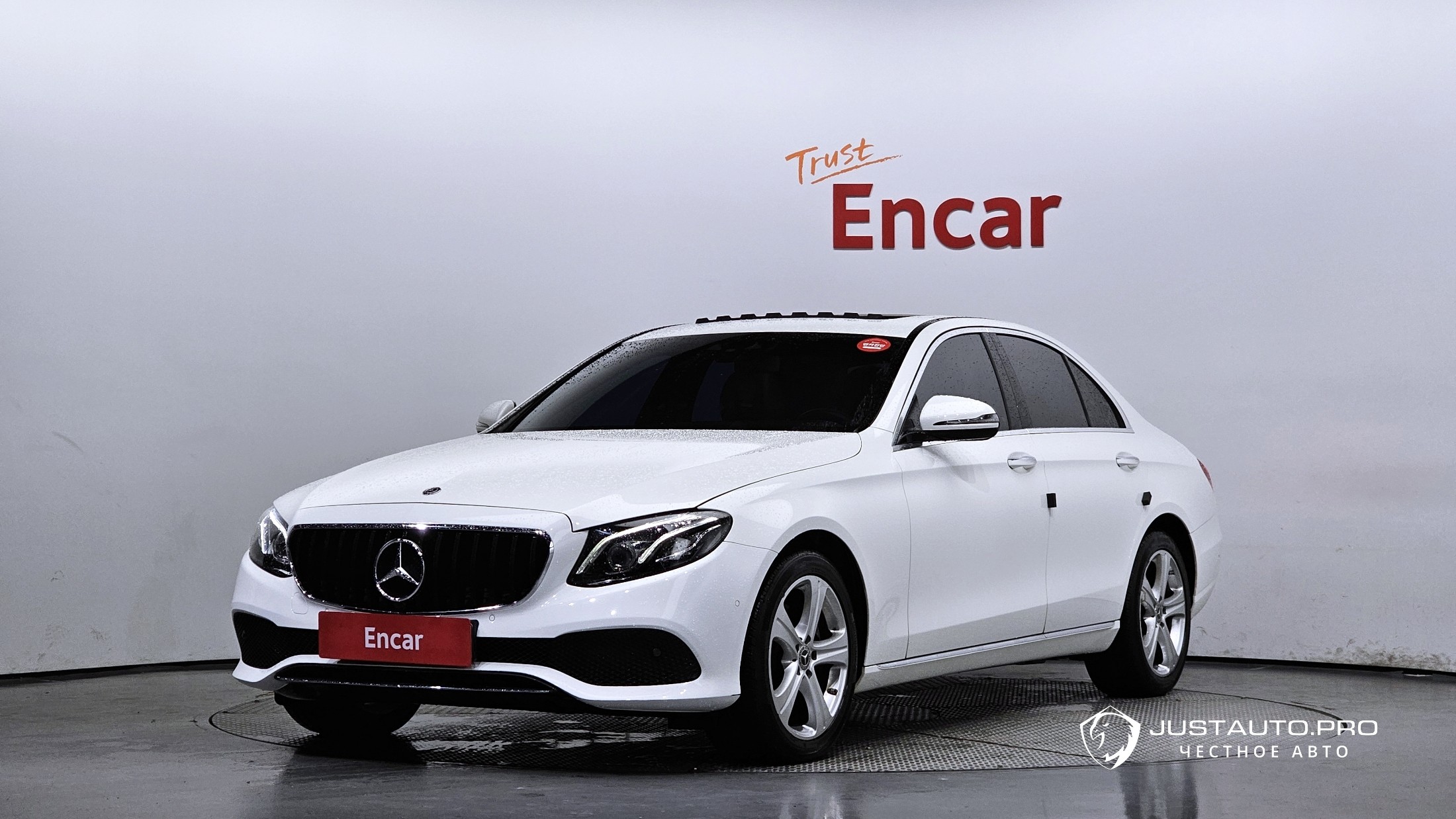 Автомобиль Mercedes-Benz E-Class