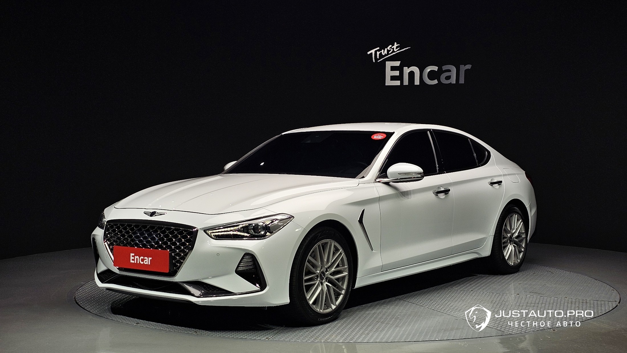 Автомобиль Genesis G70