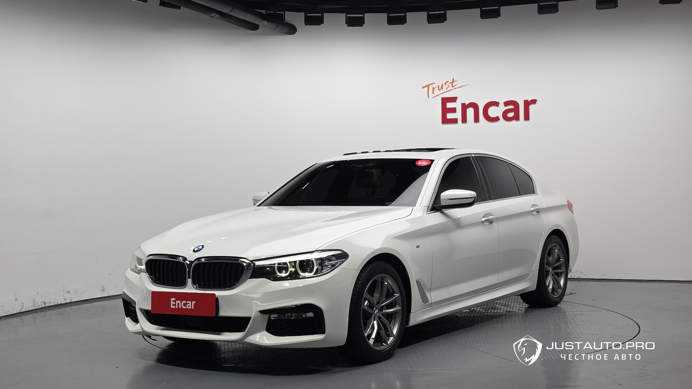 Автомобиль BMW 5-Series