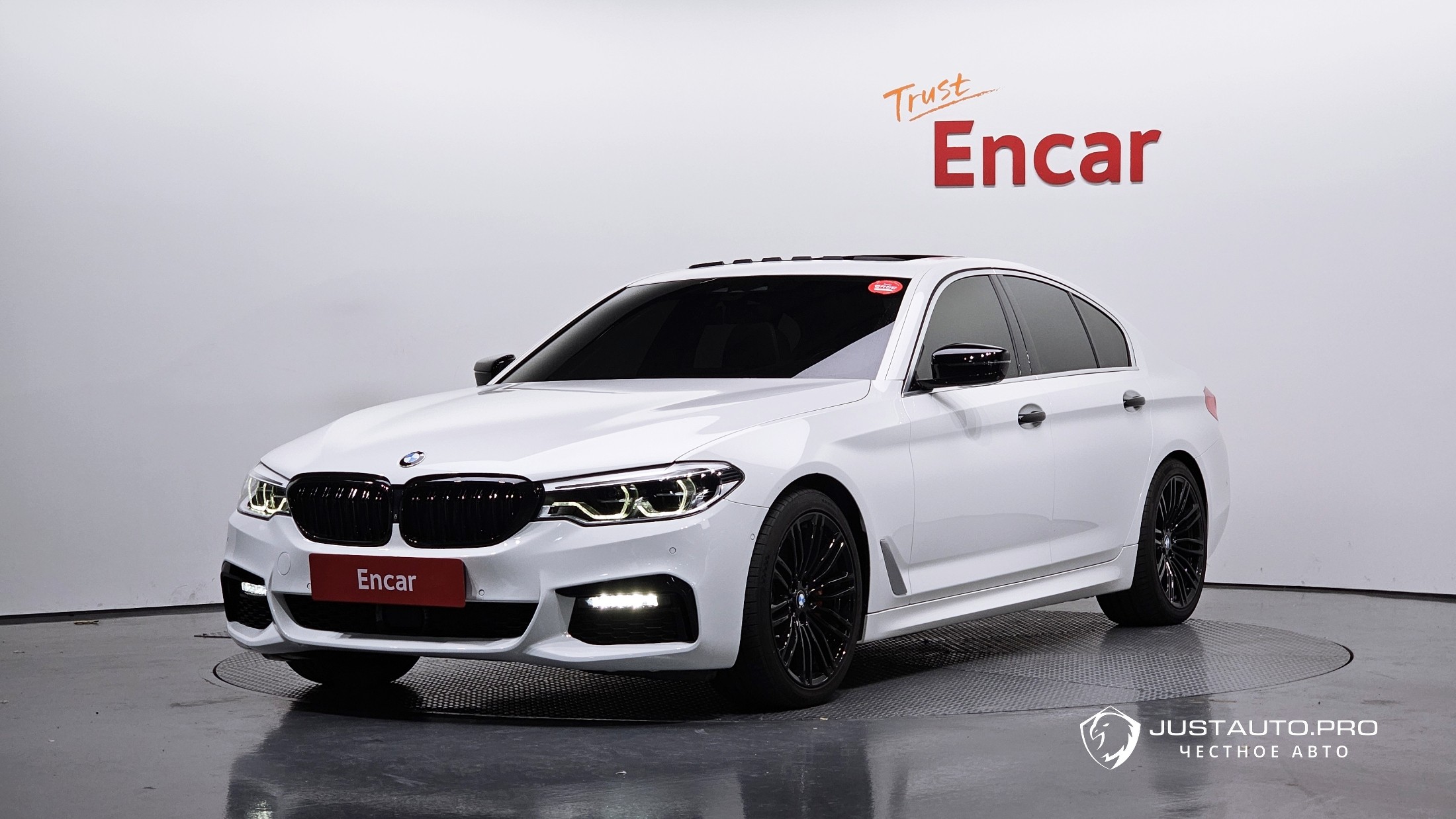 Автомобиль BMW 5-Series