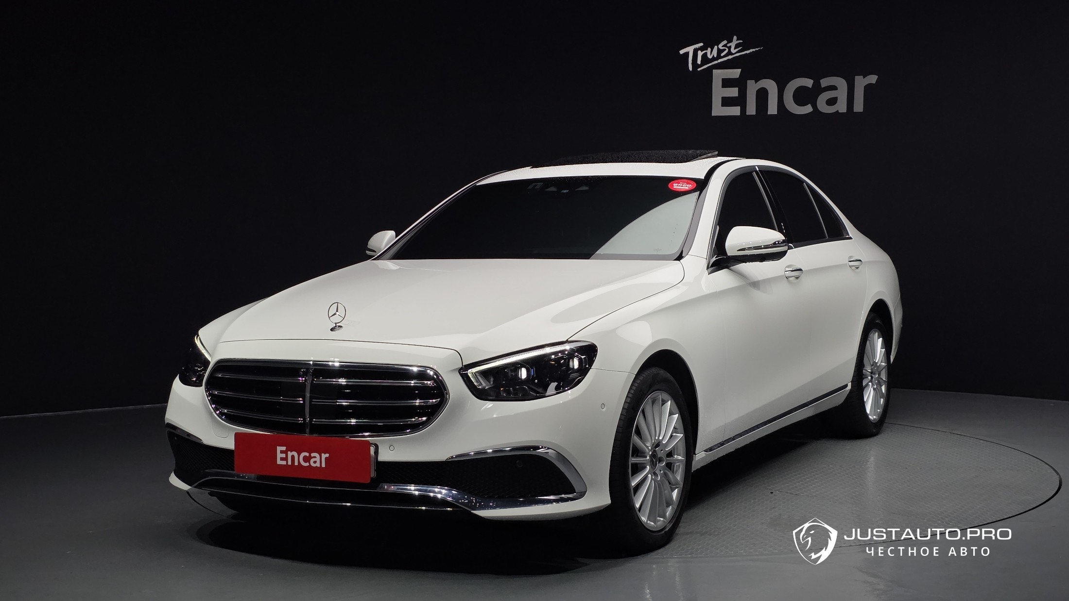 Автомобиль Mercedes-Benz E-Class