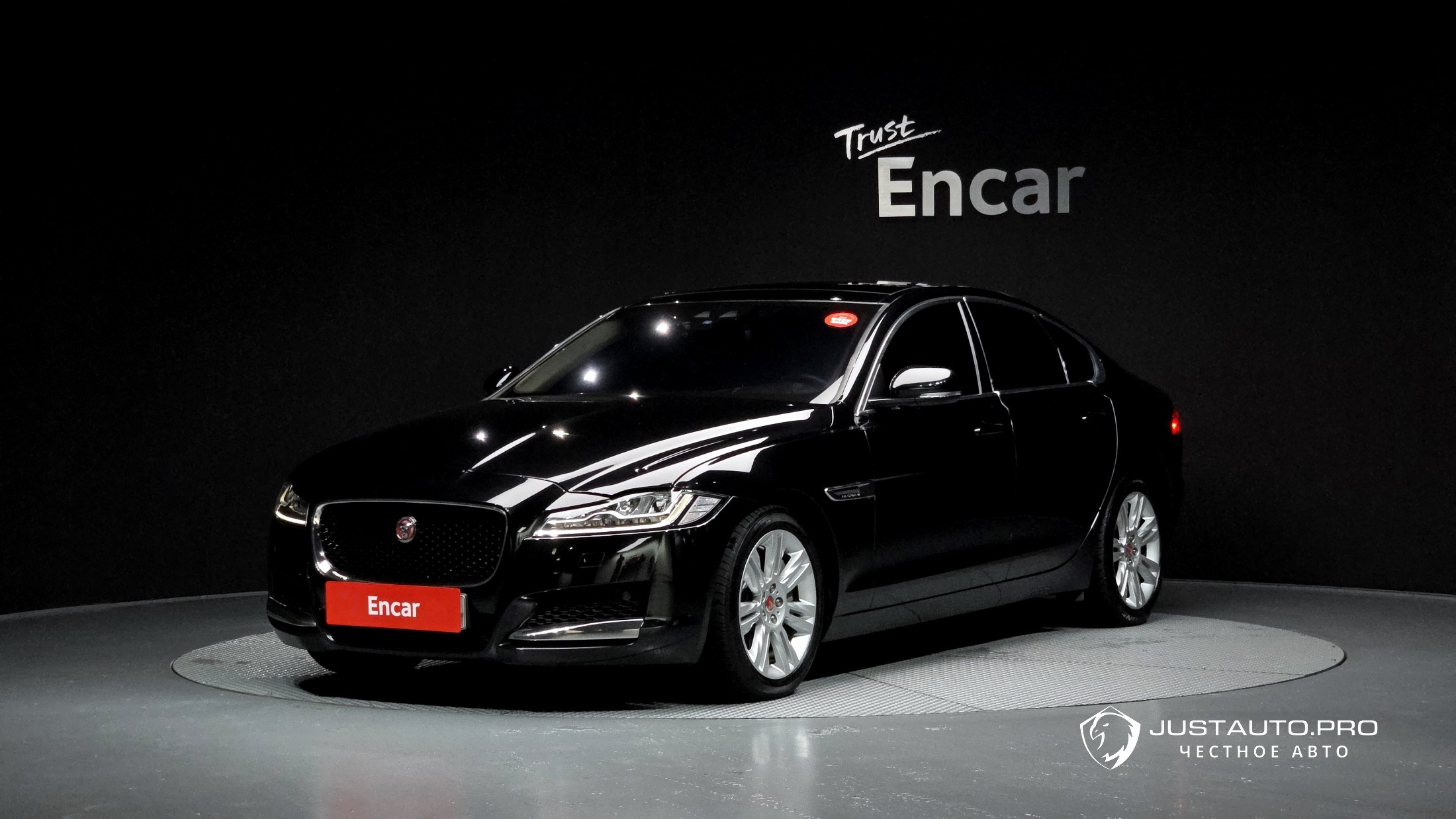 Автомобиль Jaguar XF