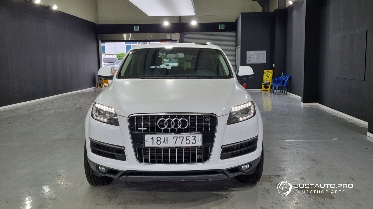 Автомобиль Audi Q7