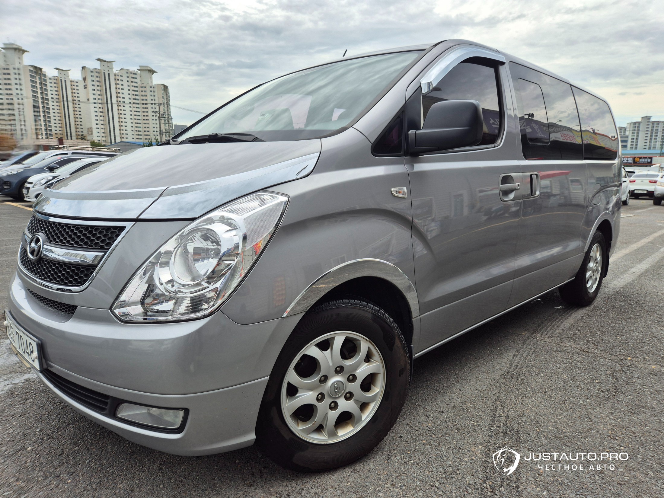 Автомобиль Hyundai Starex