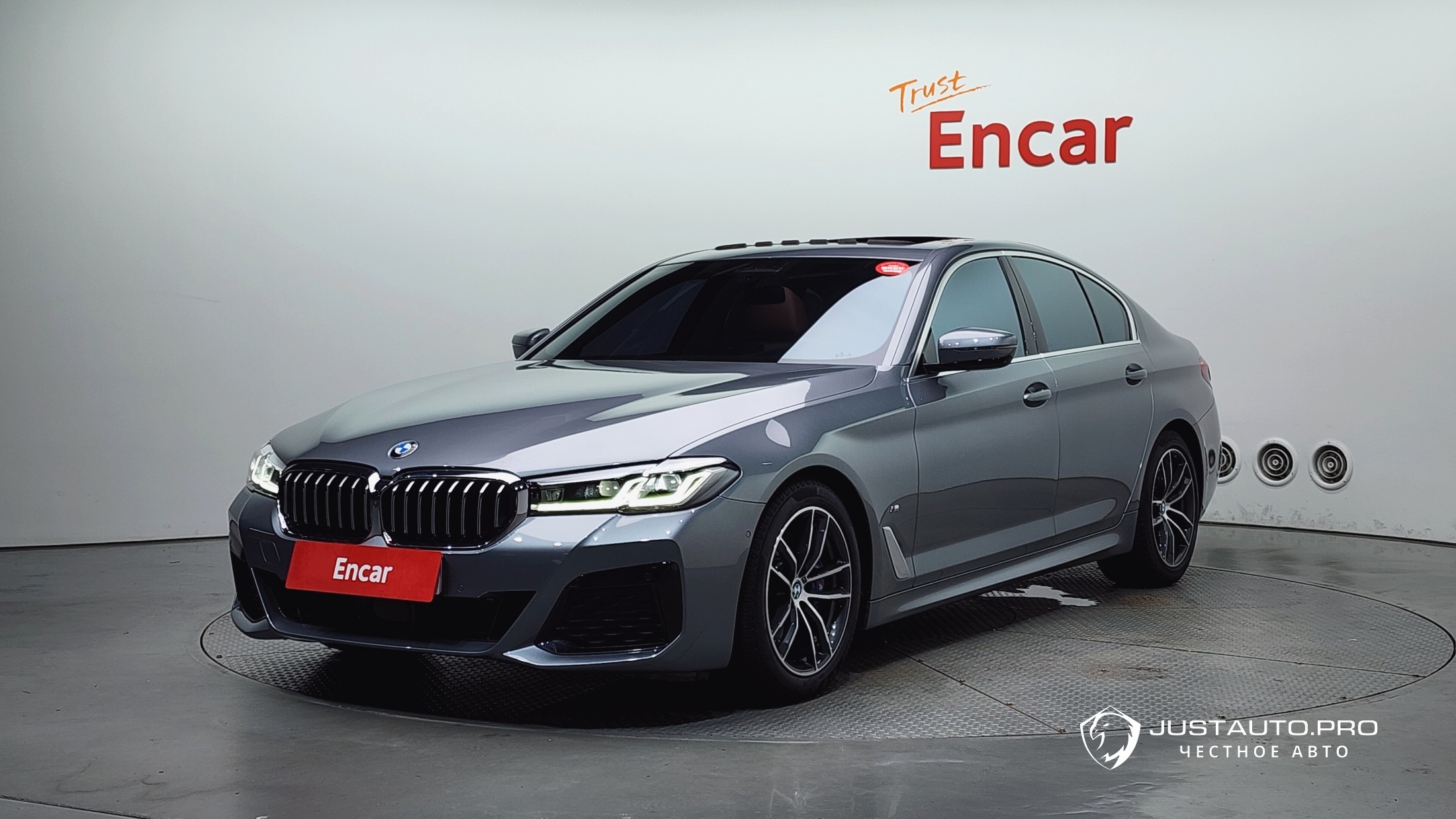 Автомобиль BMW 5-Series