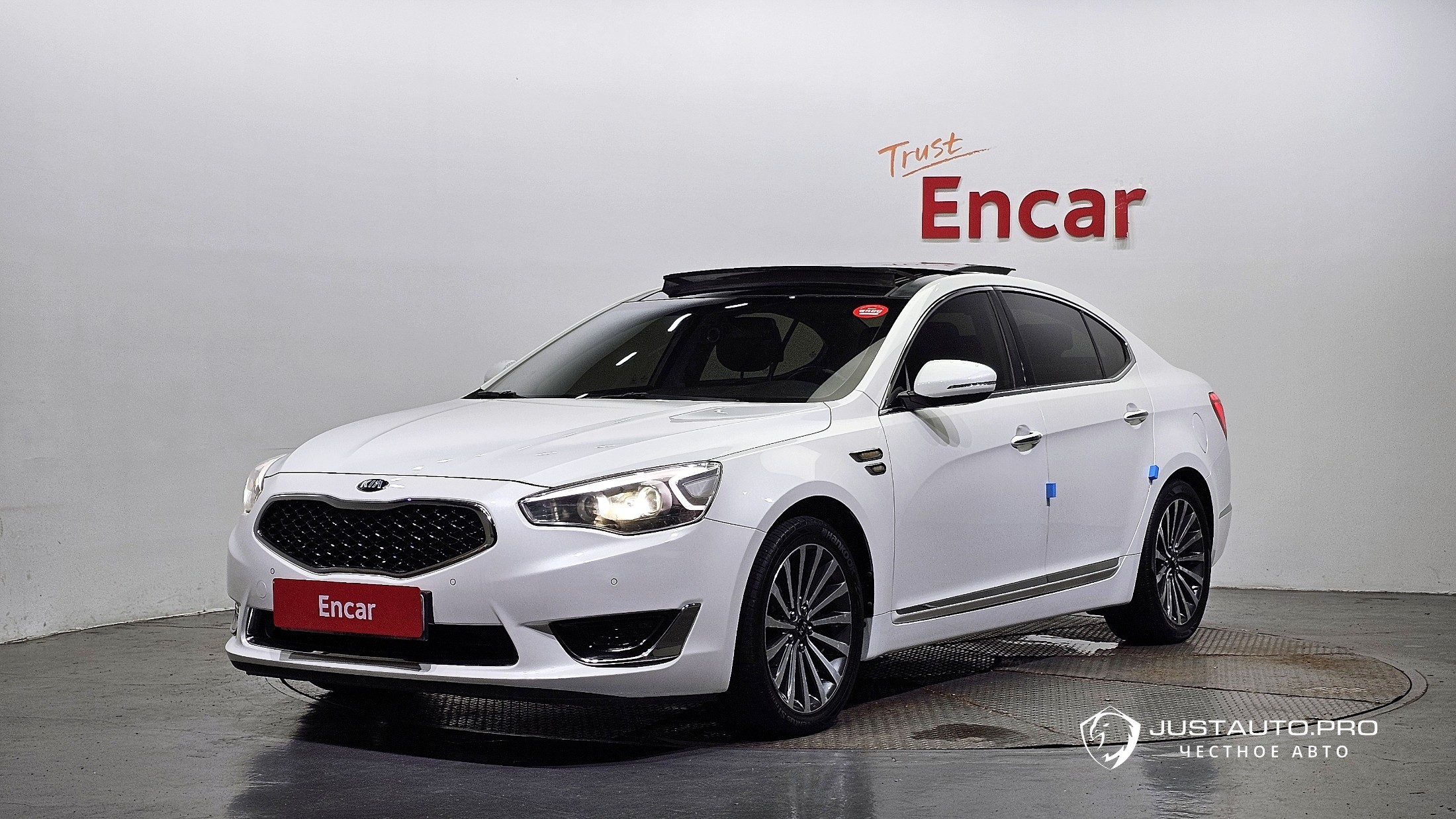 Автомобиль Kia K7