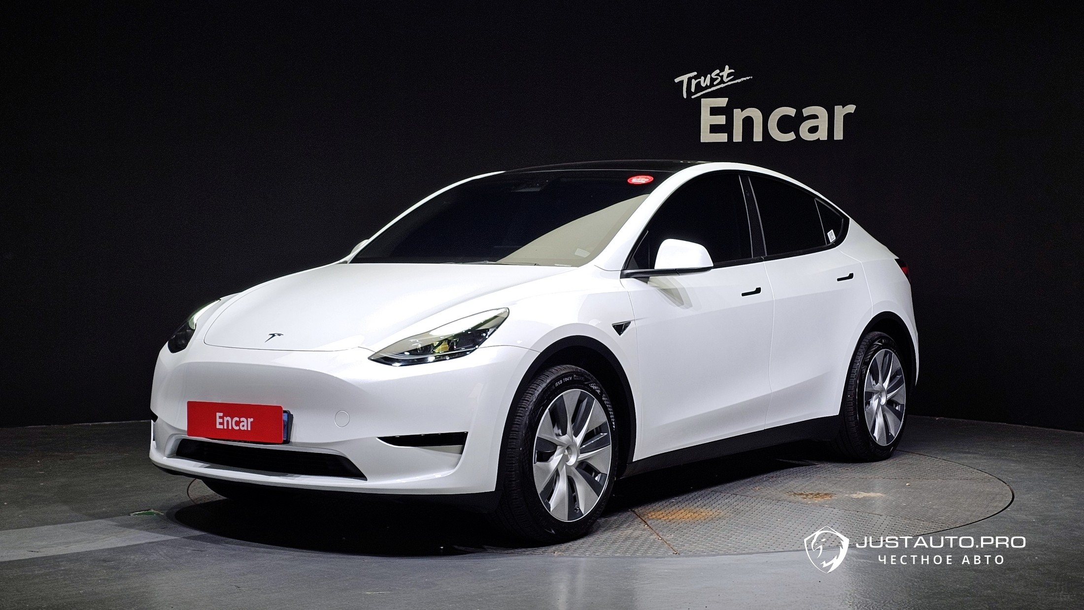 Автомобиль Tesla Model Y